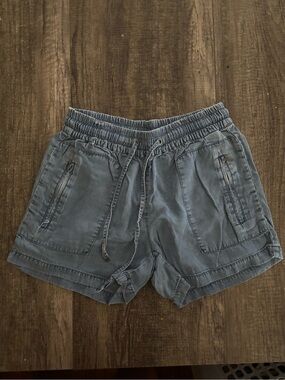 Max Jeans Women's High-Waist Drawstring Shorts in Washed Blue